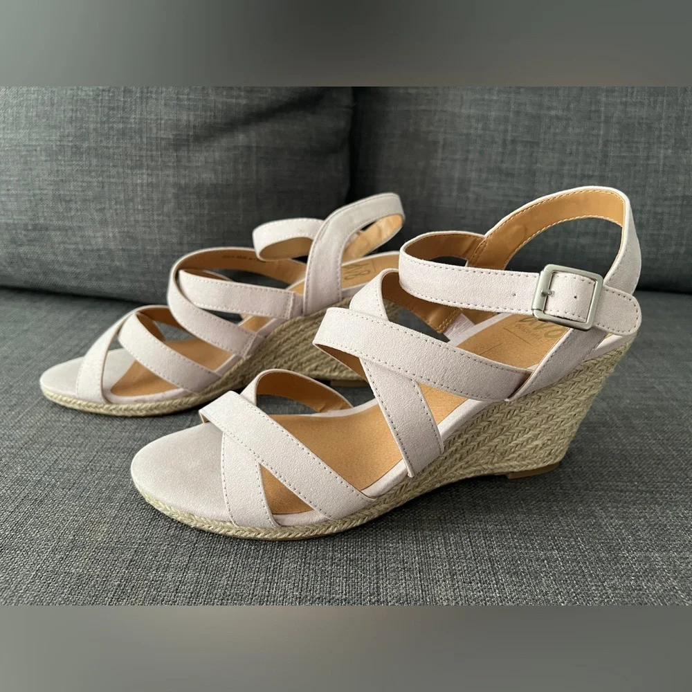 Dolce Vita Pale Lavender Plume wedge espadrilles size 9